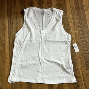 Old navy muscle tank